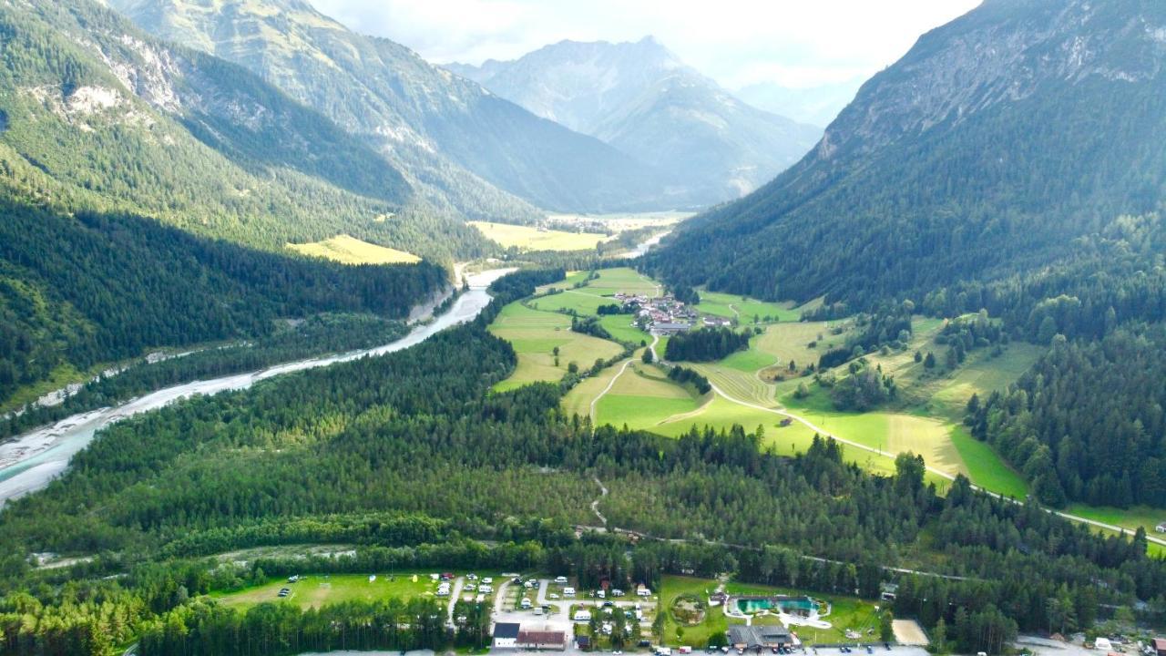 Camping Lechtal Vorderhornbach 外观 照片